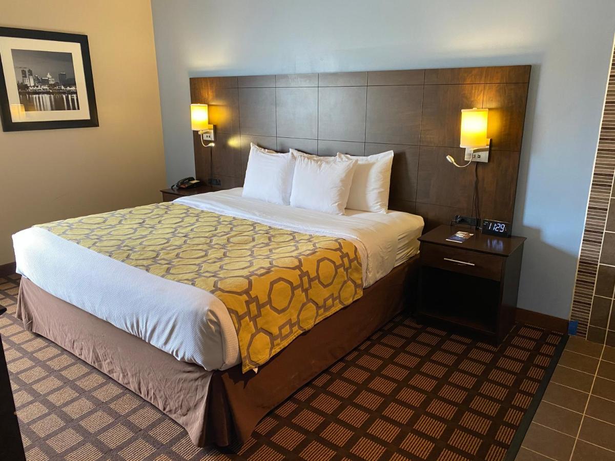 Baymont By Wyndham Morton Hotel Bagian luar foto
