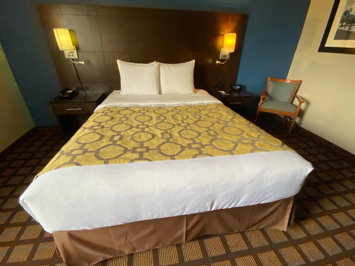 Baymont By Wyndham Morton Hotel Bagian luar foto