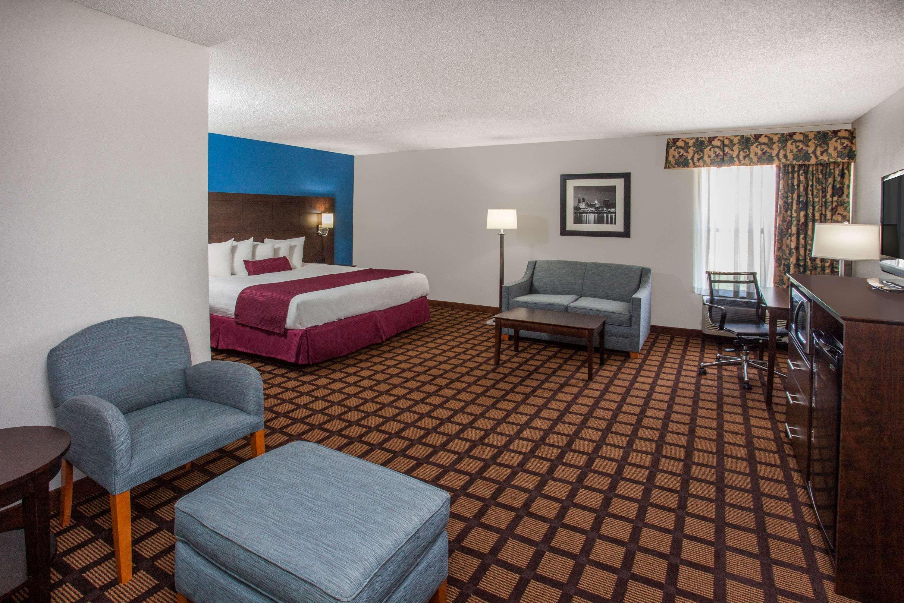 Baymont By Wyndham Morton Hotel Bagian luar foto