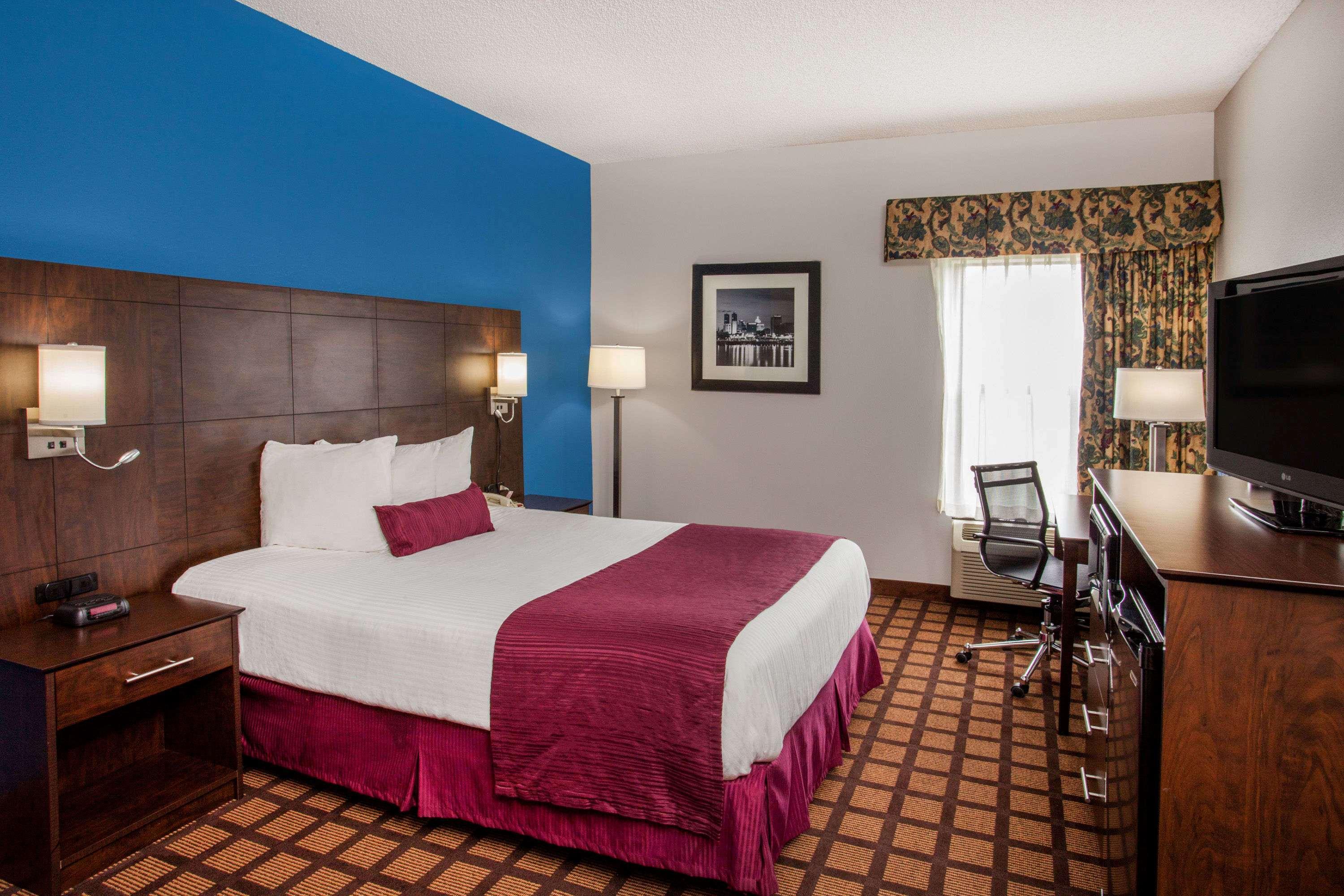 Baymont By Wyndham Morton Hotel Bagian luar foto